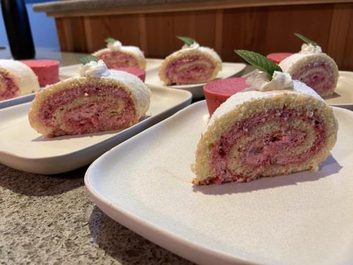 raspberry roll with ice cream