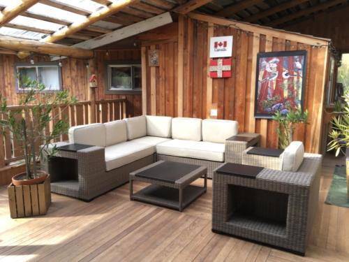 Boccalino patio lounge 2021